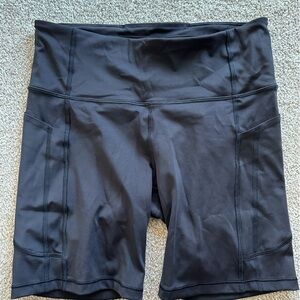 Athleta 7” Ultimate Stash short
